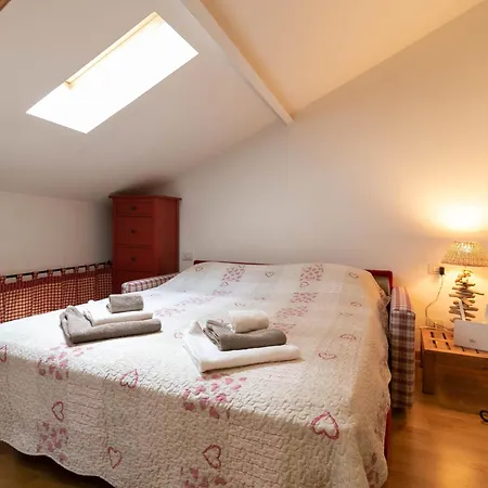 Mansarda Dei Cuori A Apartment Lecco