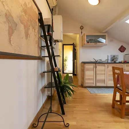 Apartment Mansarda Dei Cuori A