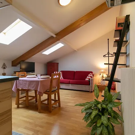 Mansarda Dei Cuori A Apartment Lecco