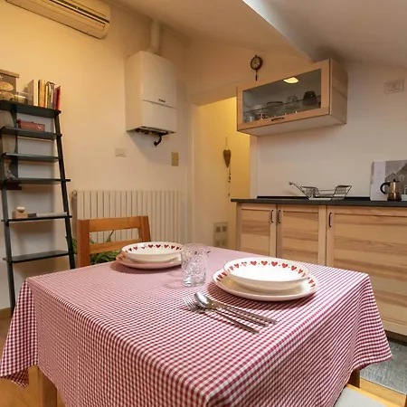 Apartment Mansarda Dei Cuori A